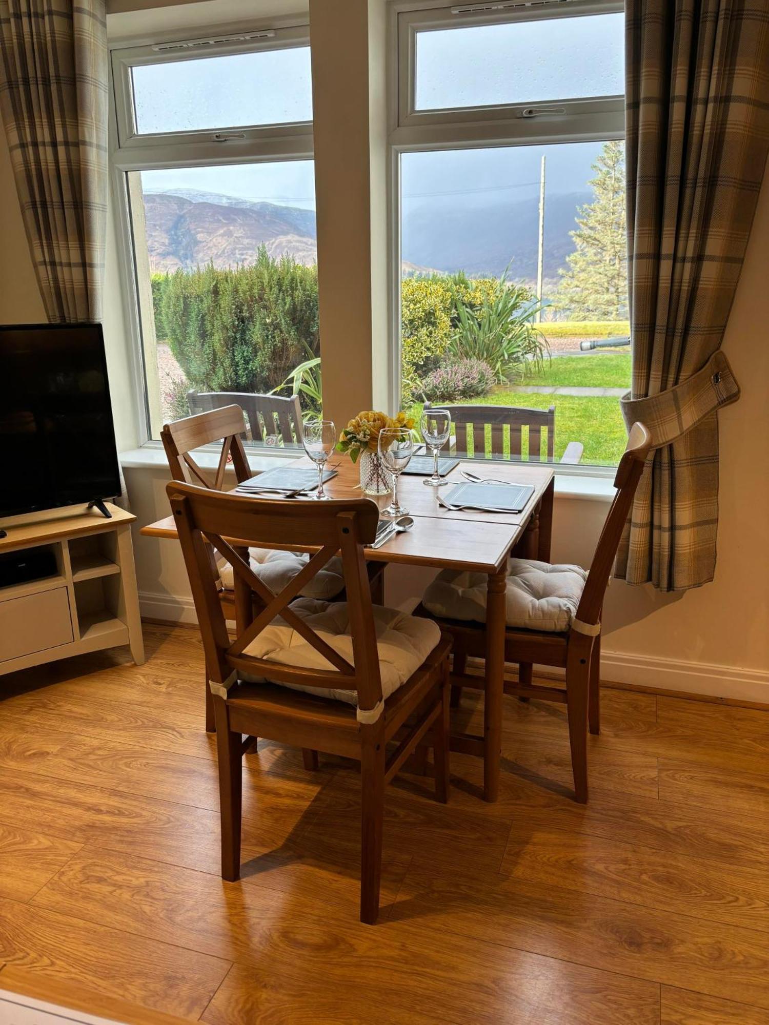 Conaglen, Glenloch View, Fort William 2-Bedroom Loch Side Flat Esterno foto